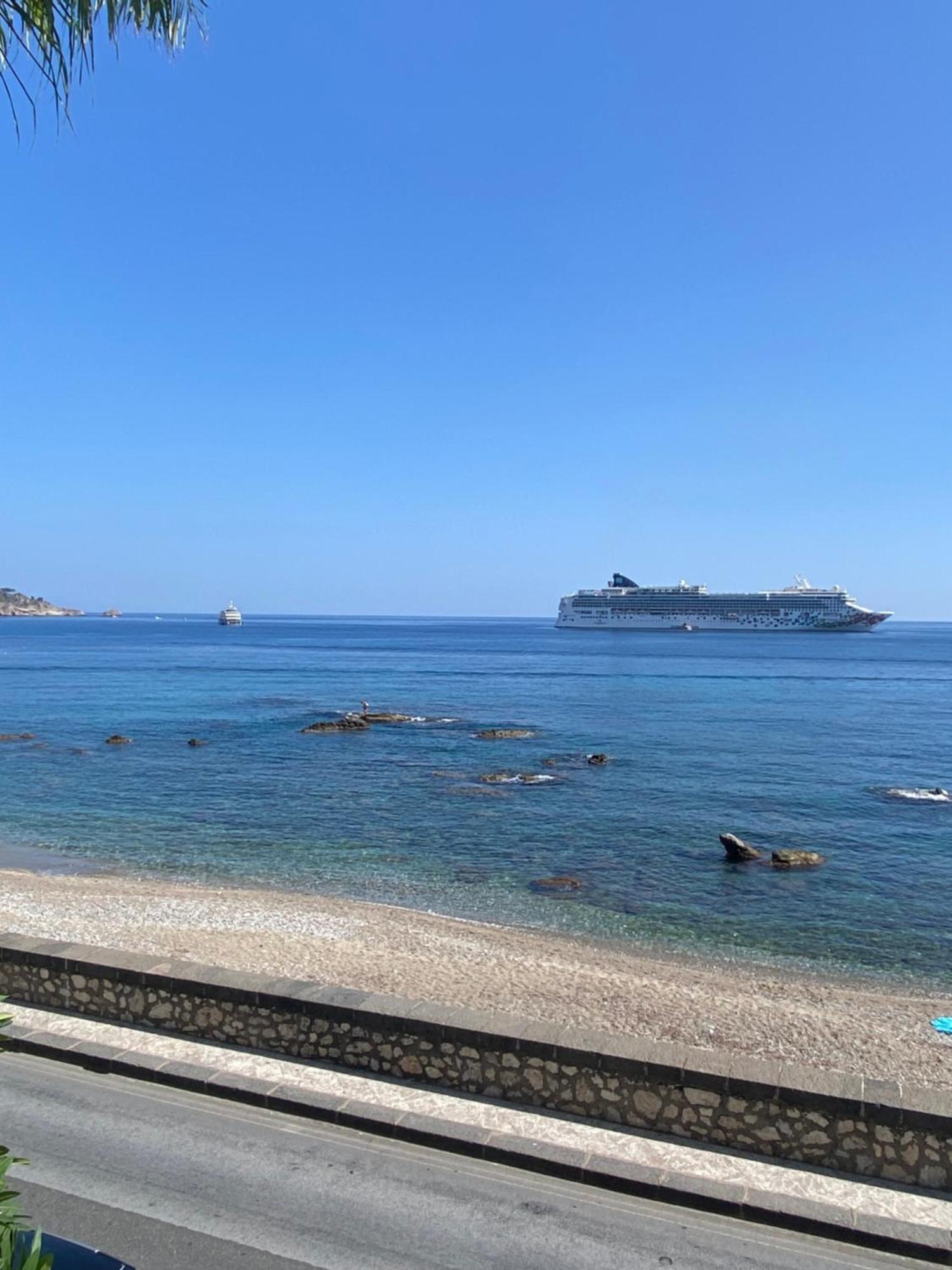 Casa Nicole Fronte Mare Villa Giardini Naxos Eksteriør billede