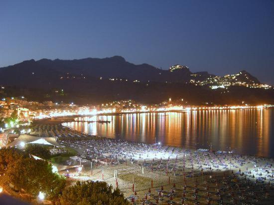 Casa Nicole Fronte Mare Villa Giardini Naxos Eksteriør billede